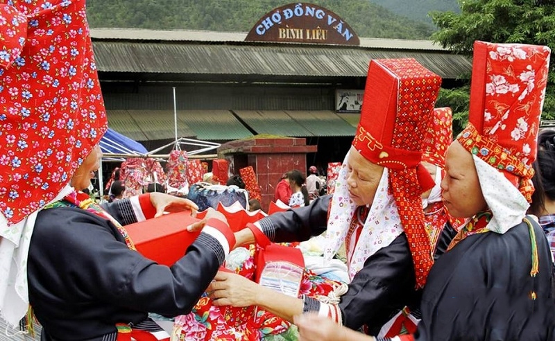 Du lịch Bình Liêu - Chợ phiên Bình Liêu ở Đồng Văn